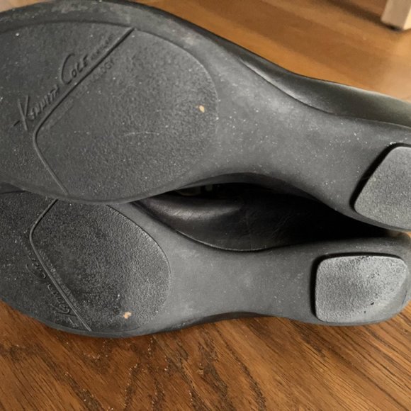 Kenneth Cole Black Flat Tall Gladiator Sandals - Picture 6 of 8